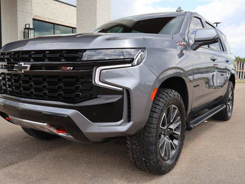Used 2021 Chevrolet Tahoe Z71 w/ Z71 Off-Road Package AWD/4WD image 2