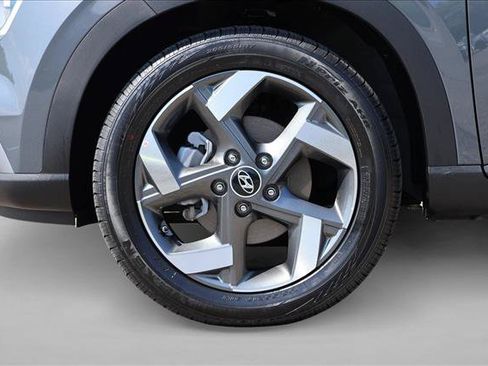 Used 2026 Hyundai Venue SEL FWD image 9