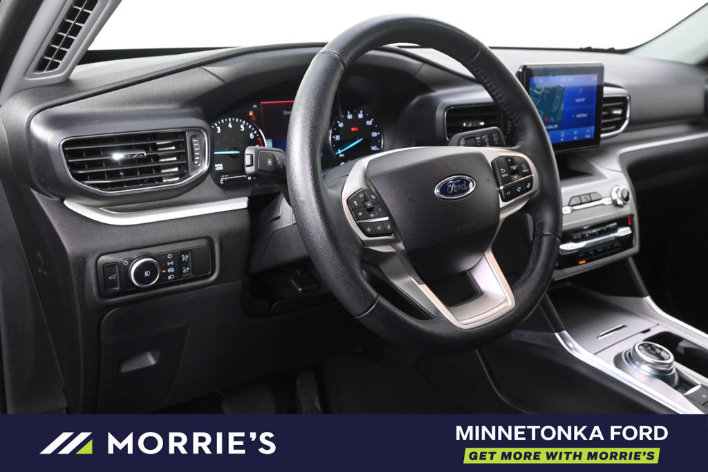 Used 2024 Ford Explorer XLT w/ Equipment Group 202A AWD/4WD image 12