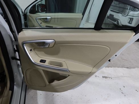 Used 2016 Volvo S60 T5 Premier w/ Convenience Package FWD image 31