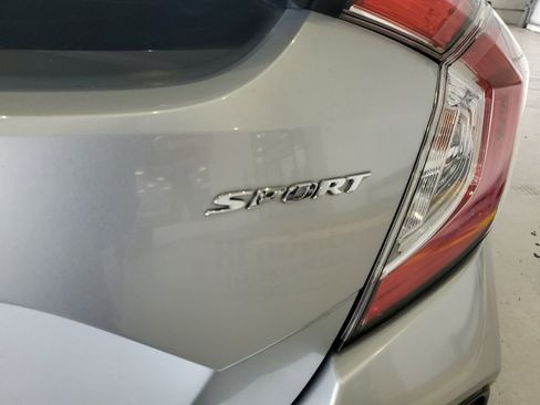 Used 2018 Honda Civic Sport image 7