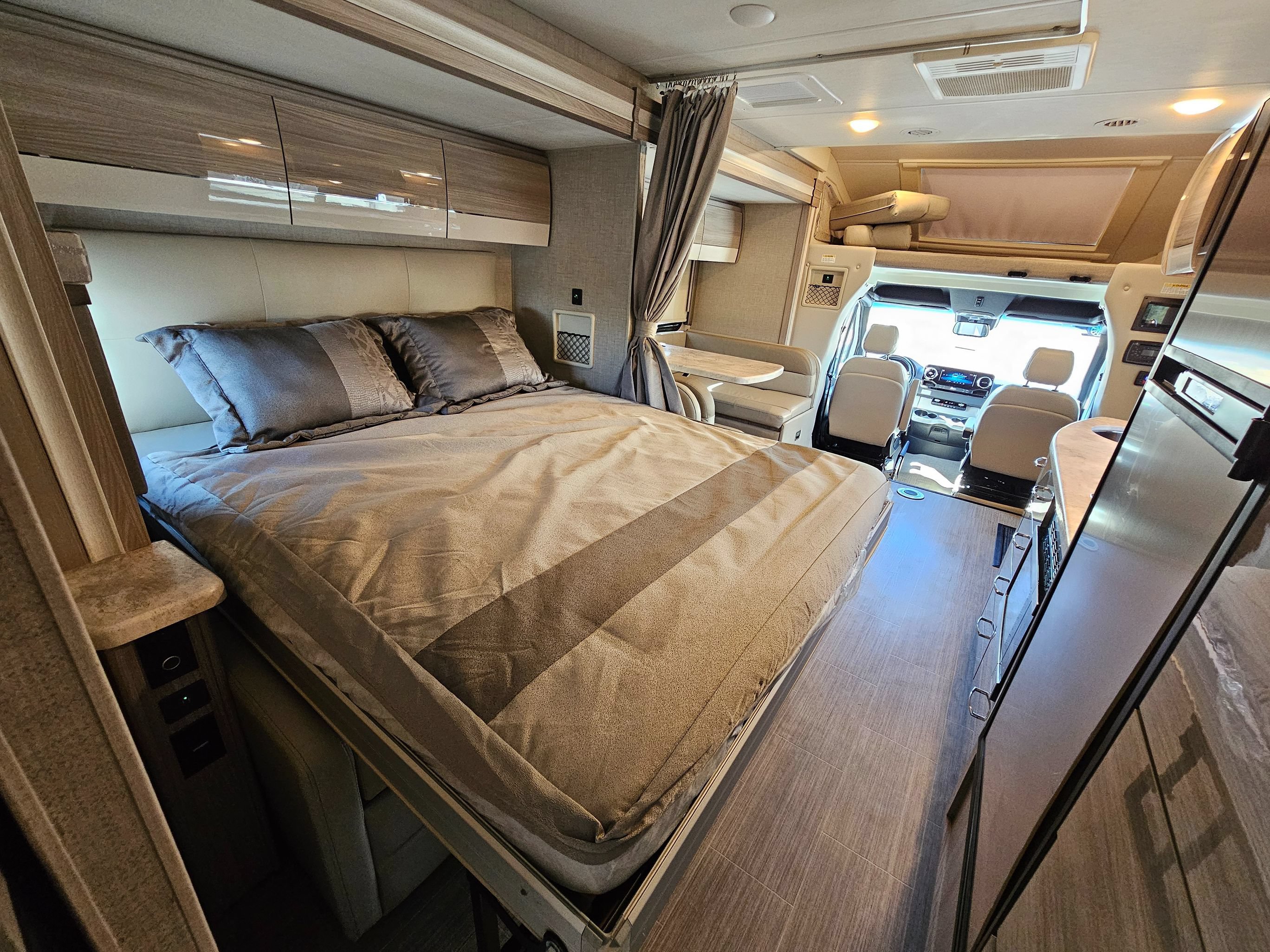 Used 2022 Mercedes-Benz Sprinter 3500 w/ Acoustic Package image 58