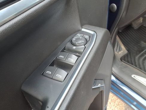 Used 2023 Chevrolet Silverado 1500 LT AWD/4WD image 7