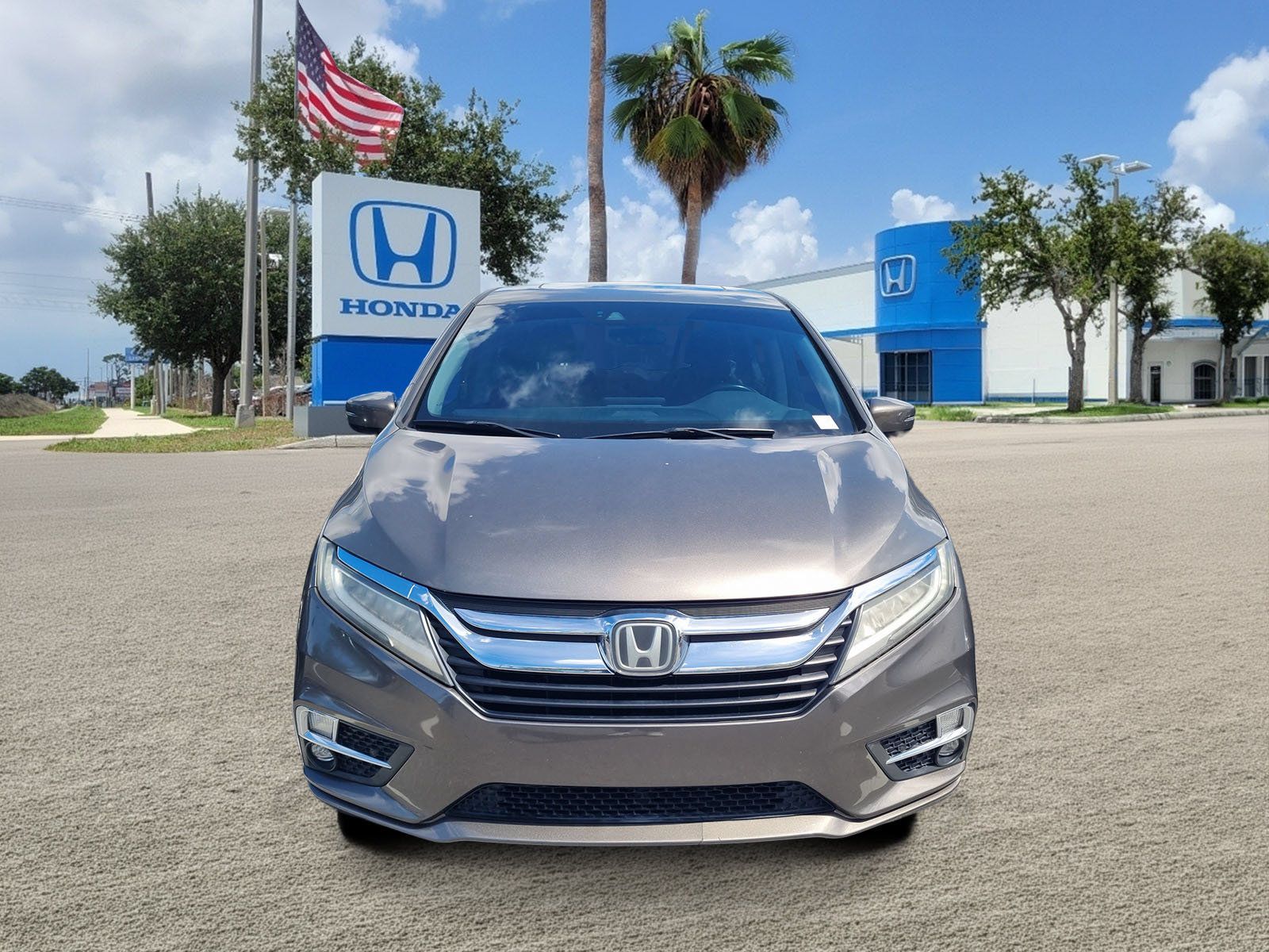 Used 2019 Honda Odyssey Elite image 2