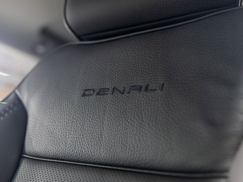 Used 2025 GMC Sierra 2500 Denali image 35