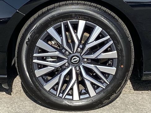 Certified 2024 Nissan Altima 2.5 SV FWD image 8