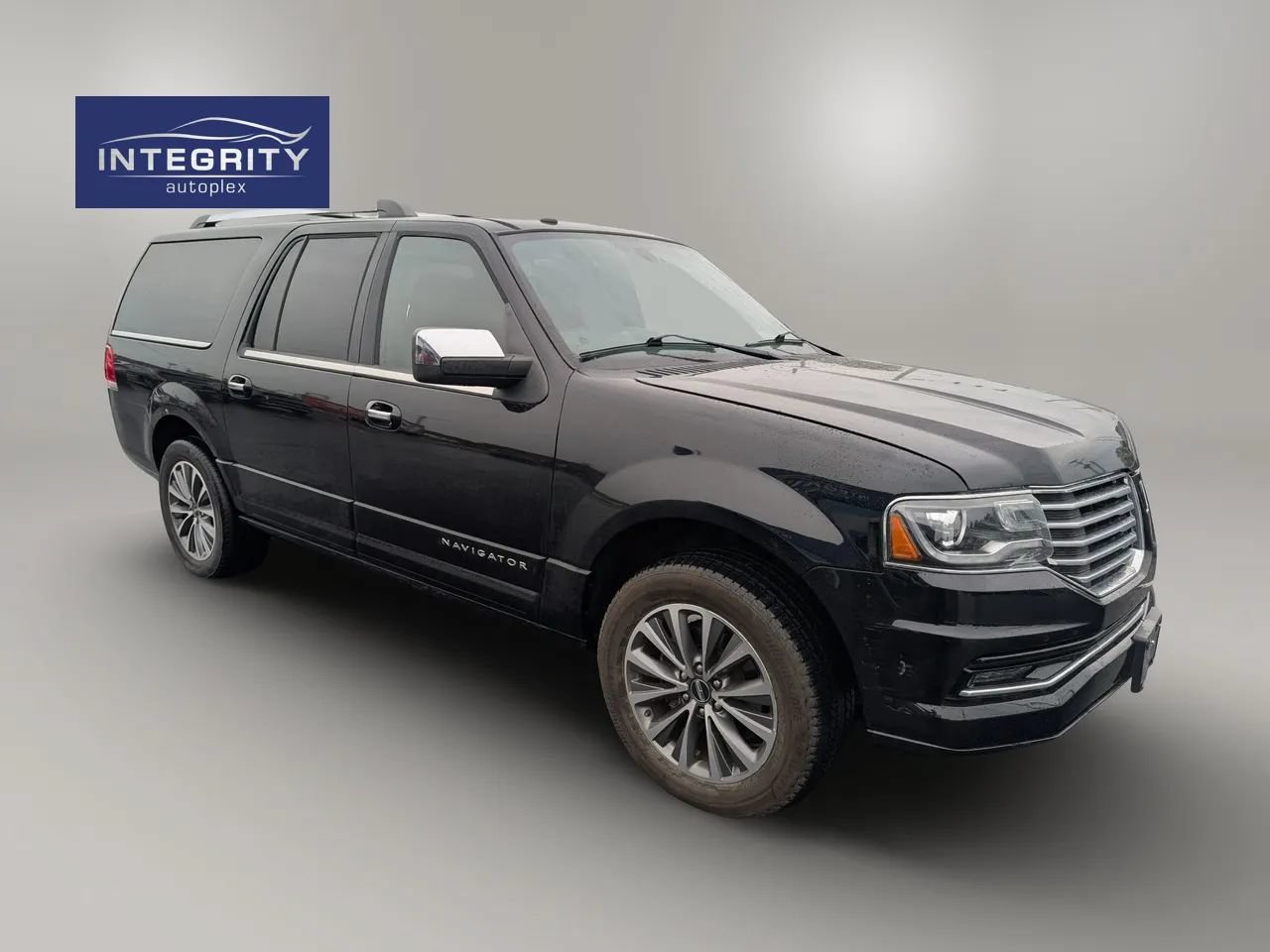Used 2017 Lincoln Navigator L Select AWD/4WD image 7