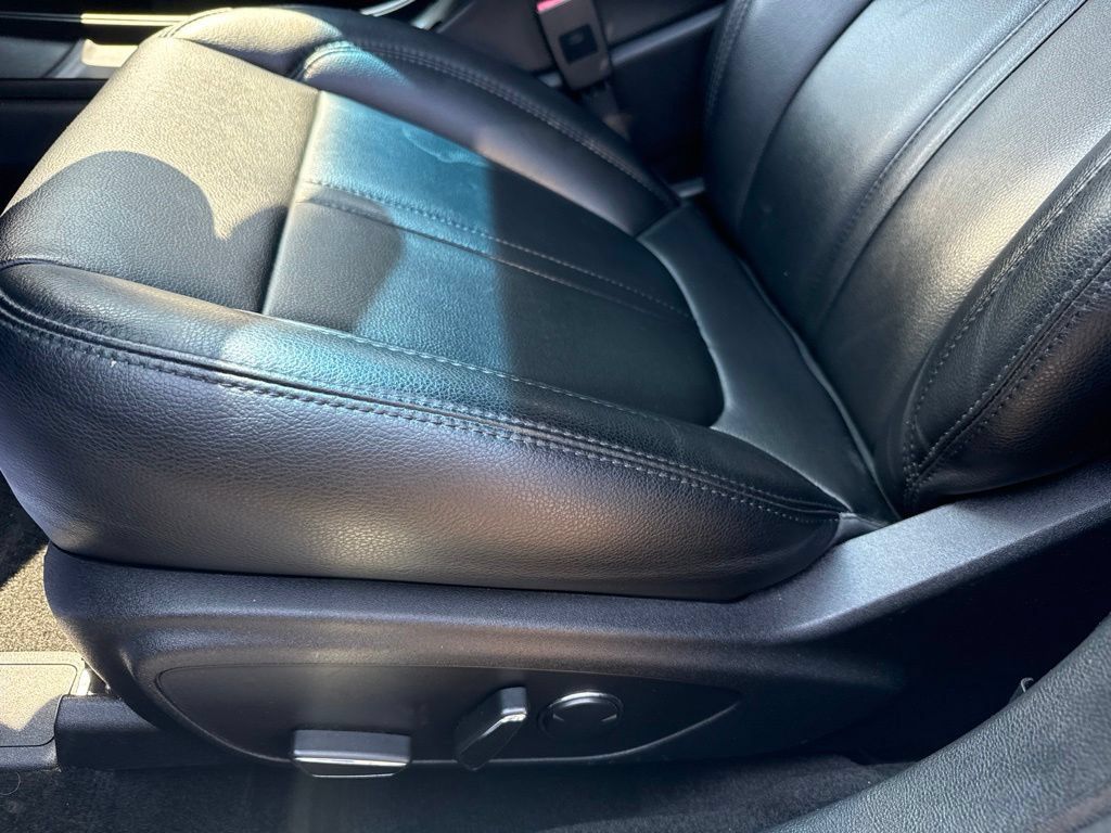 Used 2016 Lincoln MKZ FWD image 22