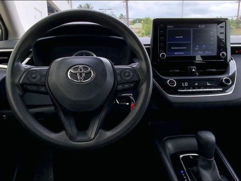 Used 2022 Toyota Corolla LE image 5