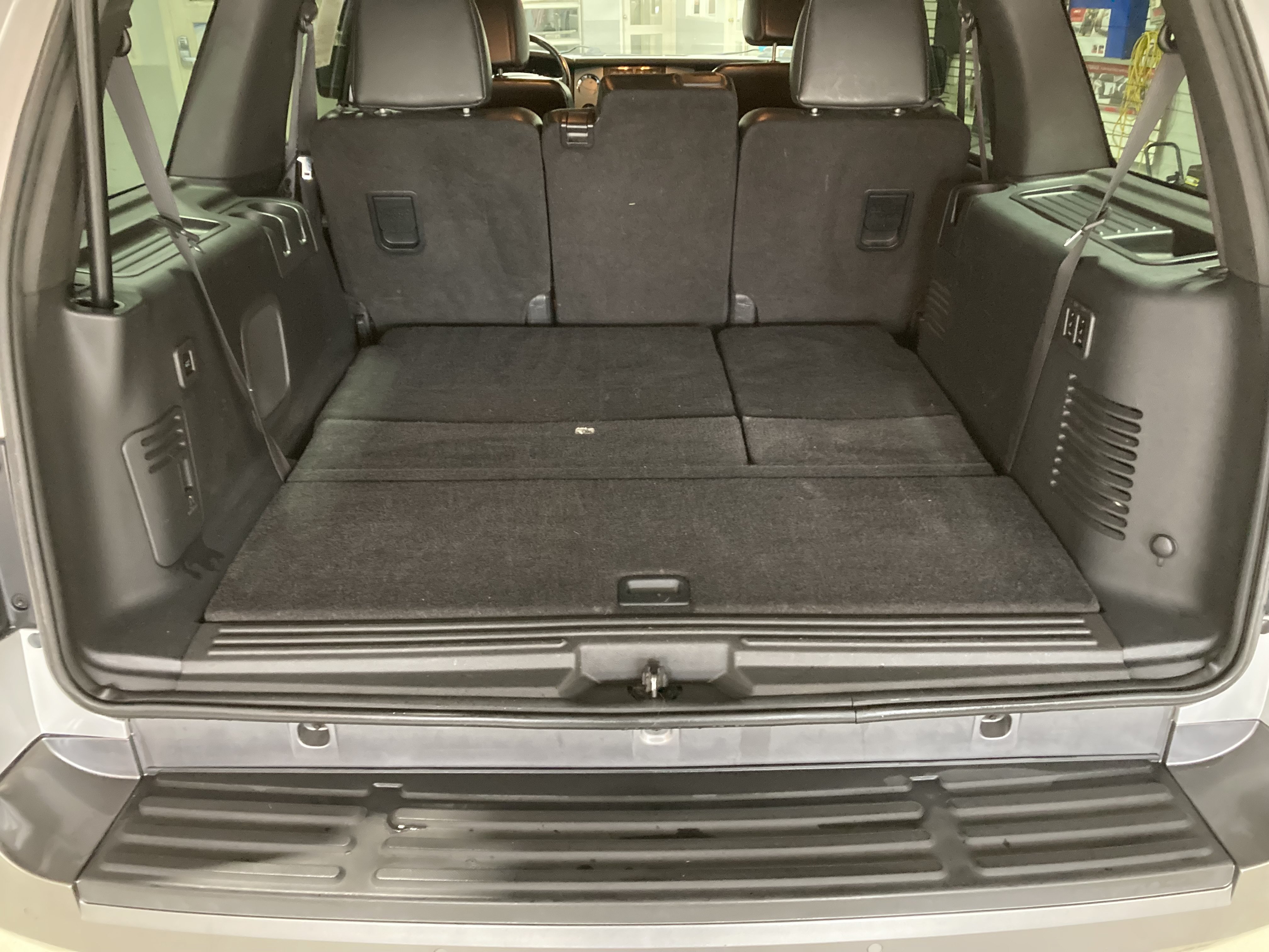 Used 2011 Ford Expedition XLT w/ 202A Rapid Spec Order Code AWD/4WD image 18