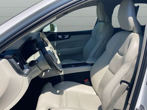 Used 2019 Volvo XC60 T6 Momentum w/ Premium Package AWD/4WD image 9