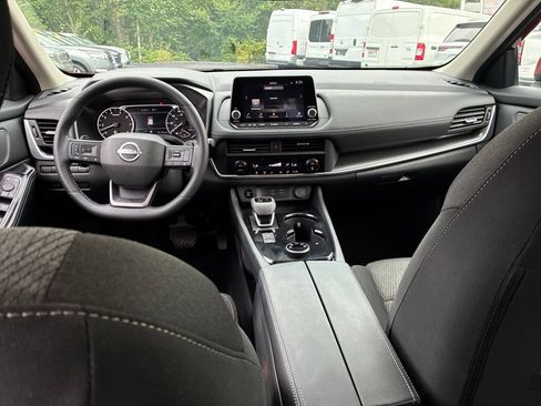 Certified 2026 Nissan Rogue SV AWD/4WD image 28