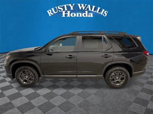 New 2025 Honda Pilot TrailSport image 6