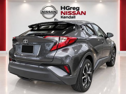 Used 2021 Toyota C-HR XLE FWD image 4