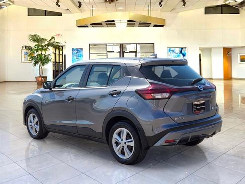 Used 2021 Nissan Kicks S FWD image 7