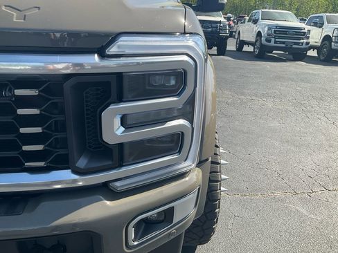 Used 2026 Ford F450 Platinum w/ Platinum Plus Package AWD/4WD image 9