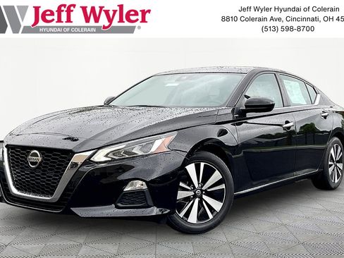 Used 2022 Nissan Altima 2.5 SV FWD image 1