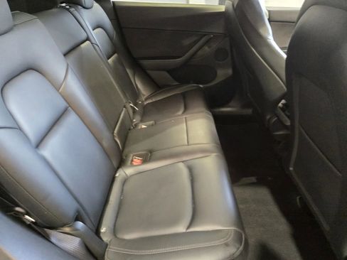 Used 2020 Tesla Model Y Long Range image 9