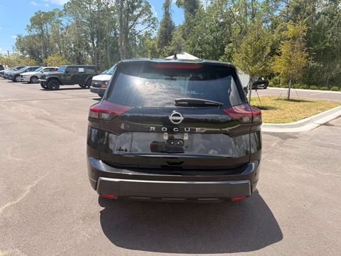 Used 2024 Nissan Rogue S FWD image 16