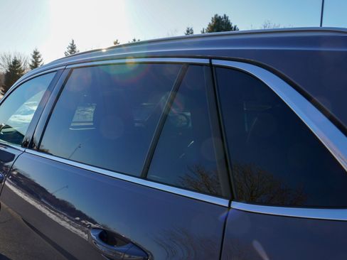 Used 2020 Volkswagen Atlas Cross Sport SEL Premium R-Line image 33