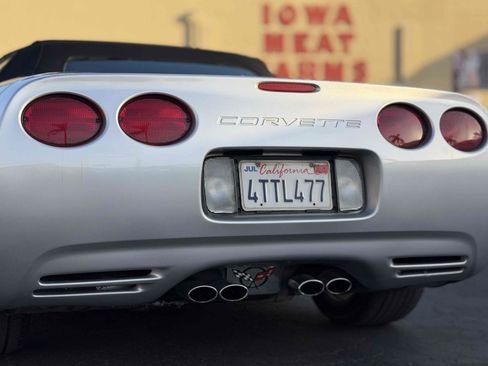 Used 2001 Chevrolet Corvette Convertible w/ Preferred Equipment Group2 RWD image 9