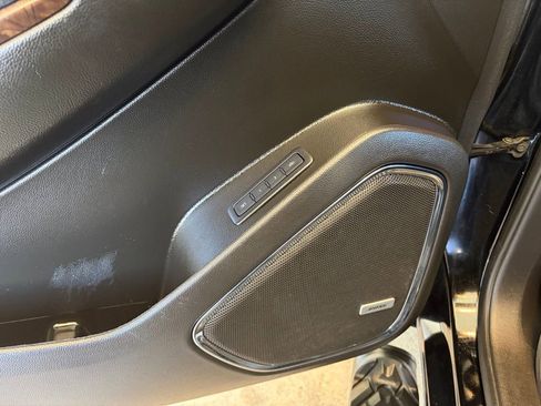 Used 2019 Chevrolet Tahoe LT image 11