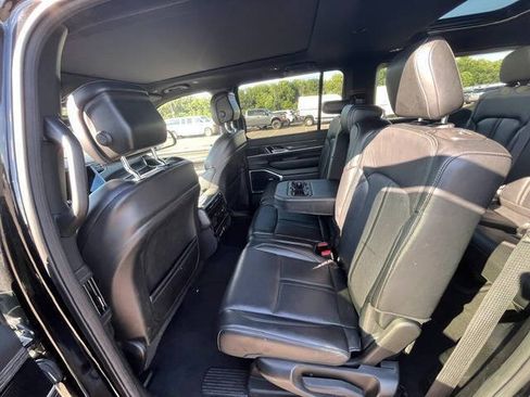 Used 2022 Jeep Wagoneer Series II w/ Premium Group I AWD/4WD image 10