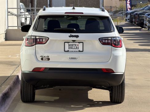 New 2026 Jeep Compass Latitude image 6