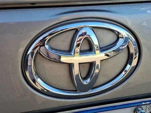 Used 2022 Toyota RAV4 XLE Premium FWD image 23