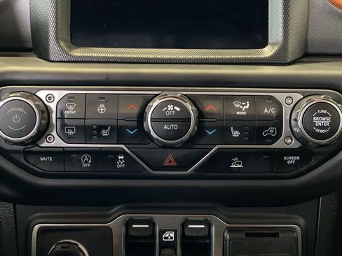 Used 2023 Jeep Gladiator Mojave w/ Cold Weather Group AWD/4WD image 21