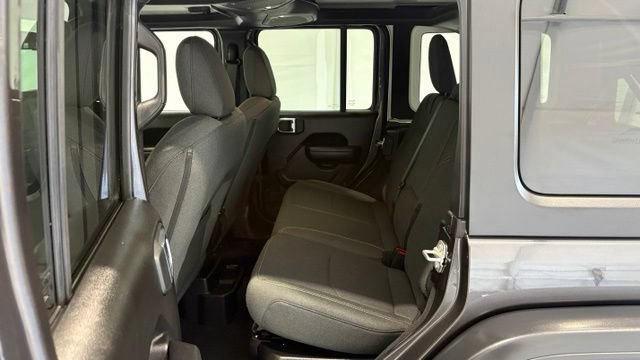 Used 2024 Jeep Wrangler Unlimited AWD/4WD image 19