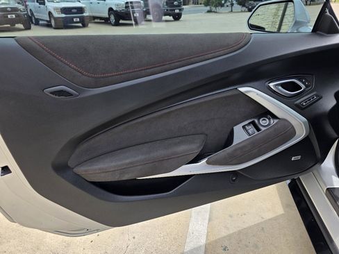 Used 2018 Chevrolet Camaro ZL1 RWD image 11