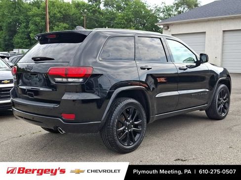 Used 2019 Jeep Grand Cherokee Altitude AWD/4WD image 8
