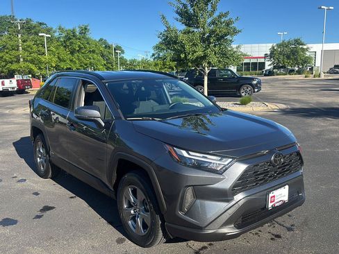 Used 2025 Toyota RAV4 LE AWD/4WD image 6