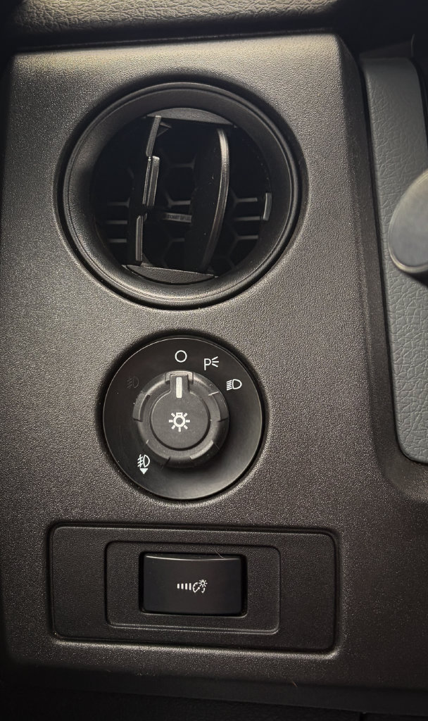 Used 2013 Ford F150 STX w/ Mid Equipment Group AWD/4WD image 6