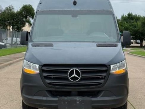Used 2019 Mercedes-Benz Sprinter 144 image 3
