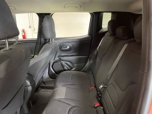 Used 2017 Jeep Renegade Altitude AWD/4WD image 11