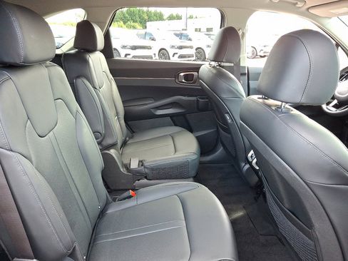 Used 2023 Kia Sorento EX image 15
