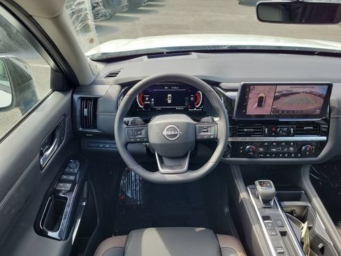 New 2026 Nissan Pathfinder Platinum FWD image 22