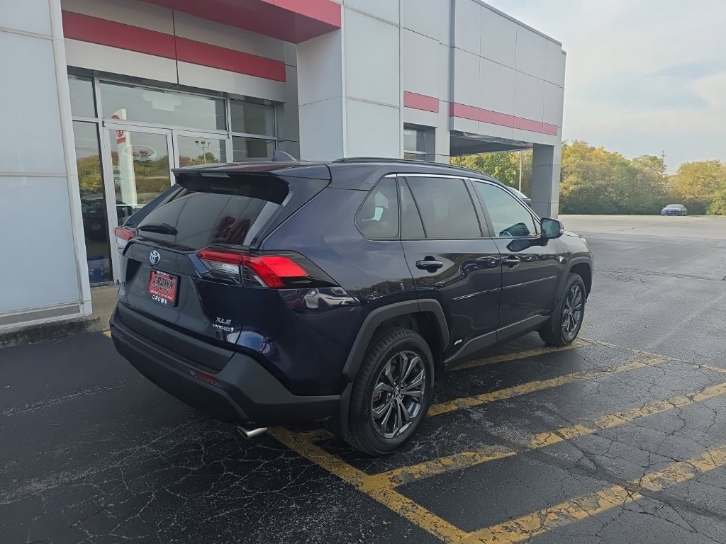 Used 2022 Toyota RAV4 XLE Premium AWD/4WD image 3