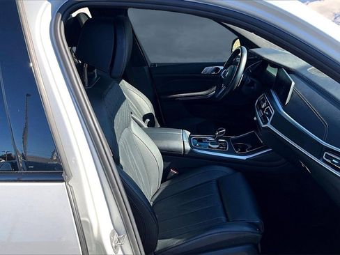 Used 2021 BMW X7 M50i image 30