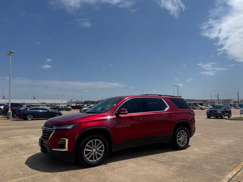 Used 2023 Chevrolet Traverse LT FWD image 10