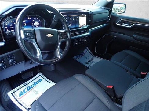 Used 2022 Chevrolet Silverado 1500 LT AWD/4WD image 9
