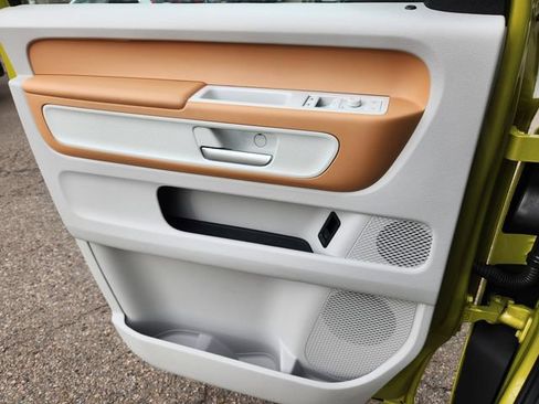 New 2025 Volkswagen ID. Buzz Pro S Plus AWD/4WD image 21
