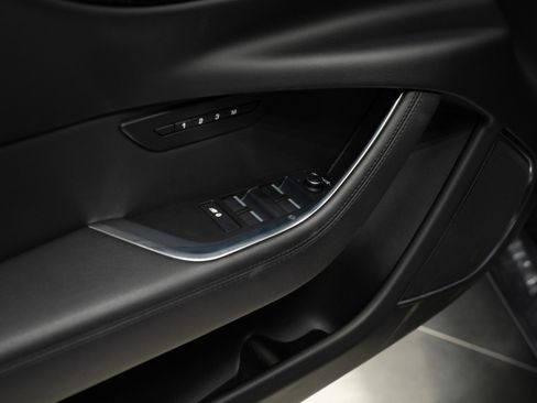 Used 2020 Jaguar XE S image 29