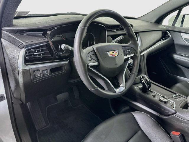 New 2025 Cadillac XT6 Luxury AWD/4WD image 7