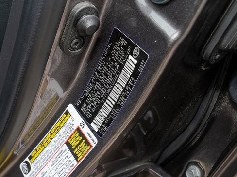 Used 2020 Toyota Camry SE image 18