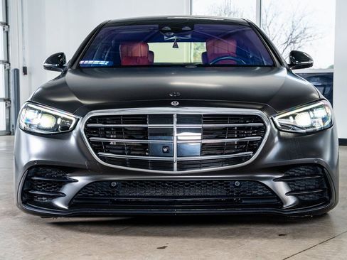 Used 2022 Mercedes-Benz S 580 4MATIC Sedan image 3