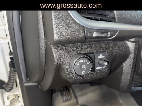 Used 2015 Chevrolet Traverse LT w/ Style and Technology Package image 18