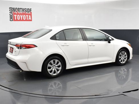 Used 2025 Toyota Corolla LE FWD image 4
